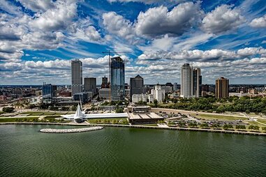 Milwaukee skyline photo